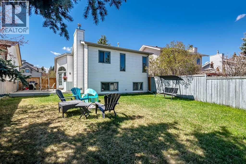 52 Hunters Crescent — photo 34