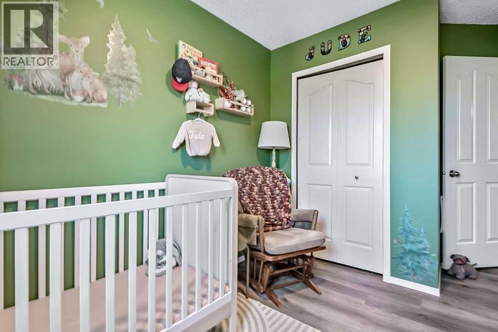 52 Hunters Crescent — photo 18