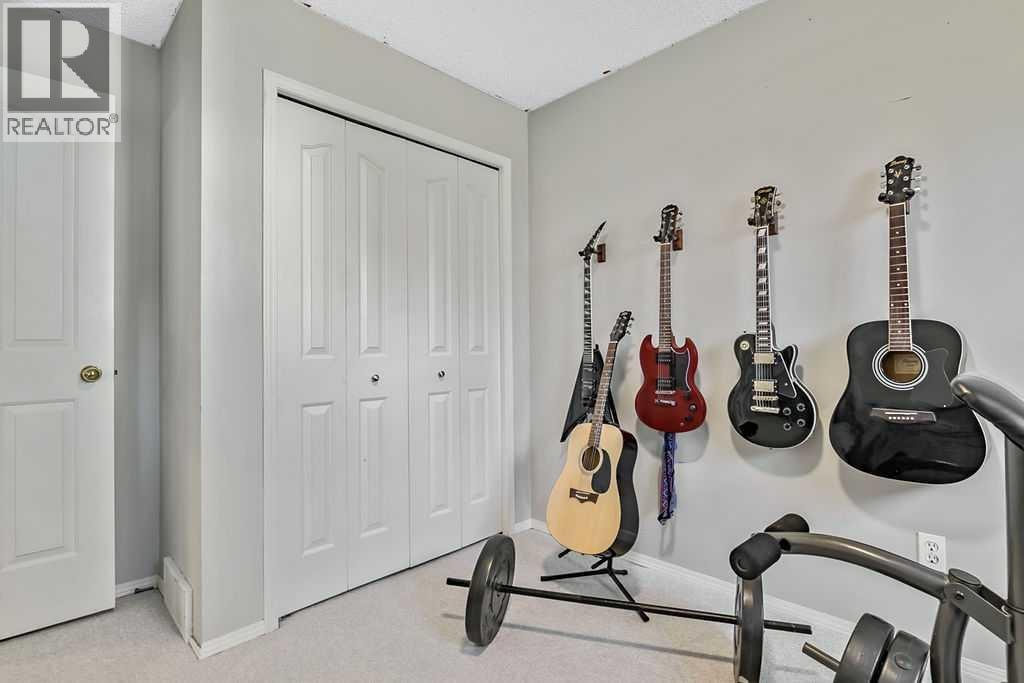 52 Hunters Crescent — photo 29