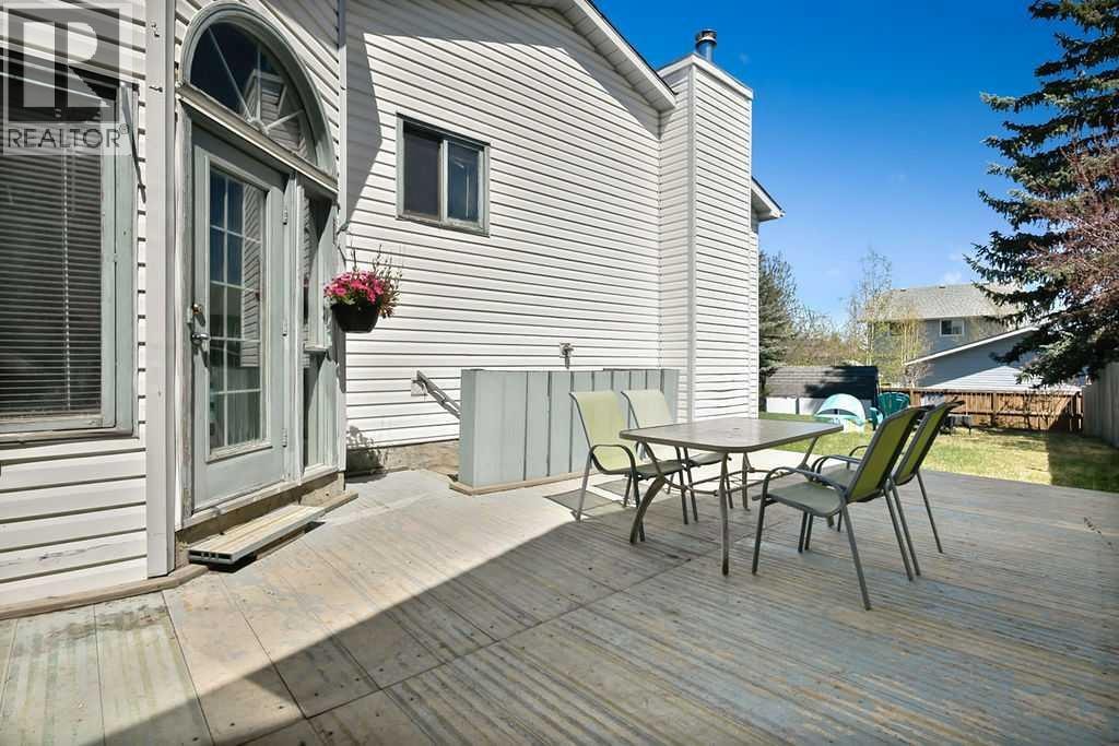 52 Hunters Crescent — photo 31