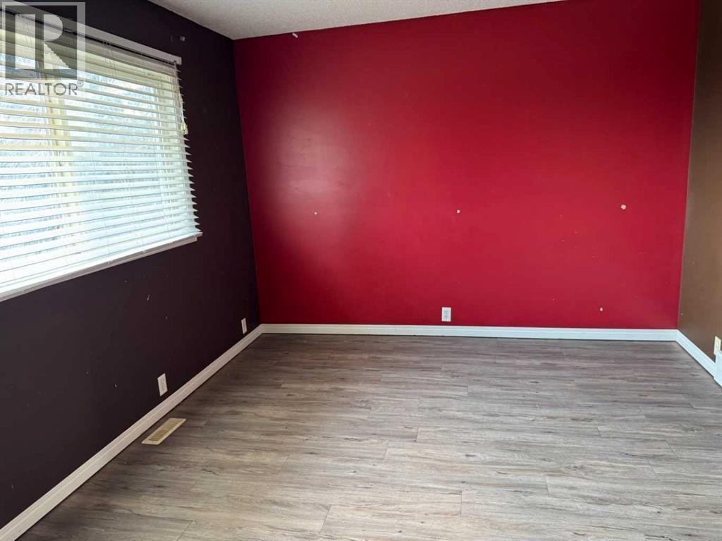 8, 220 Erin Mount Crescent SE — photo 10