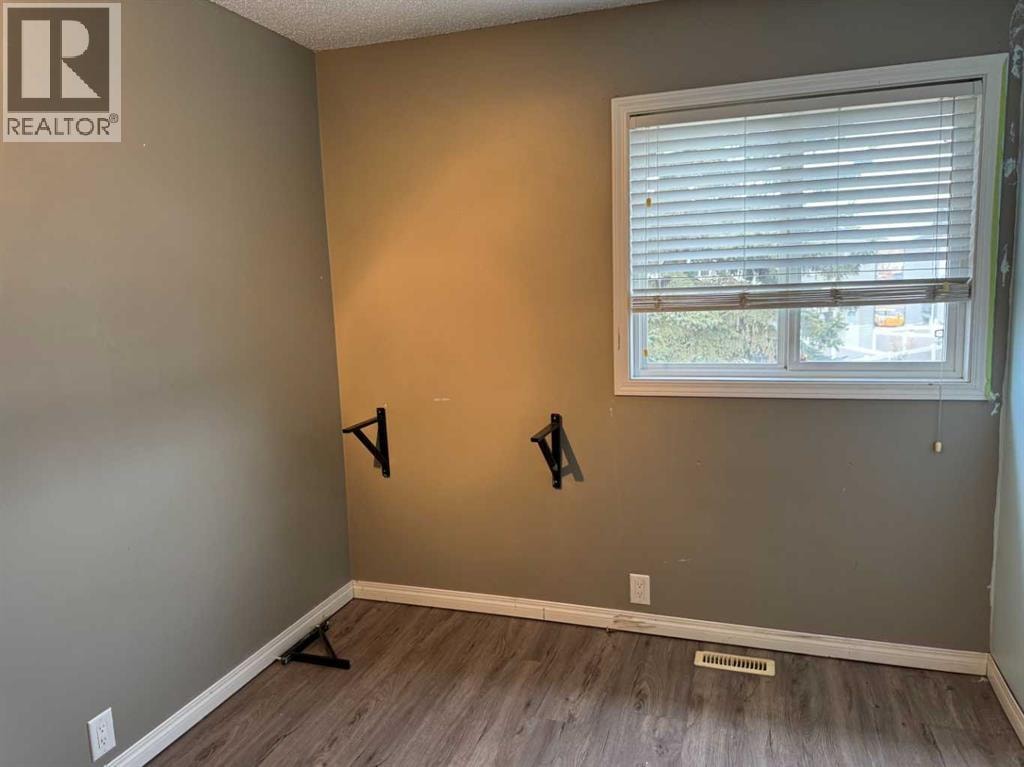 8, 220 Erin Mount Crescent SE — photo 12