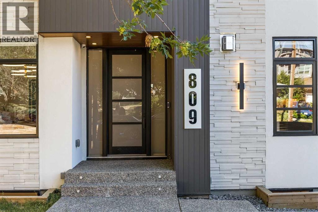 809 Drury Avenue NE — photo 3