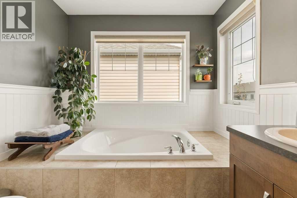 728 Windridge Road SW — photo 36