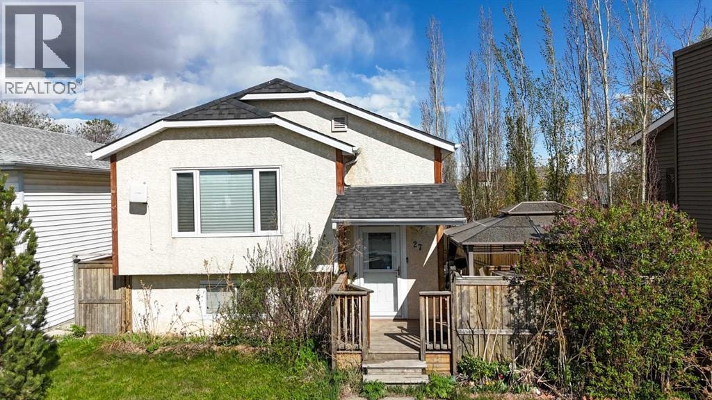 27 Erin Grove Court SE — photo 1