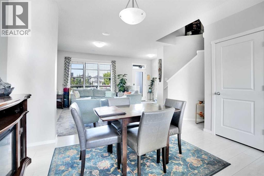 215 Savanna Parade NE — photo 17