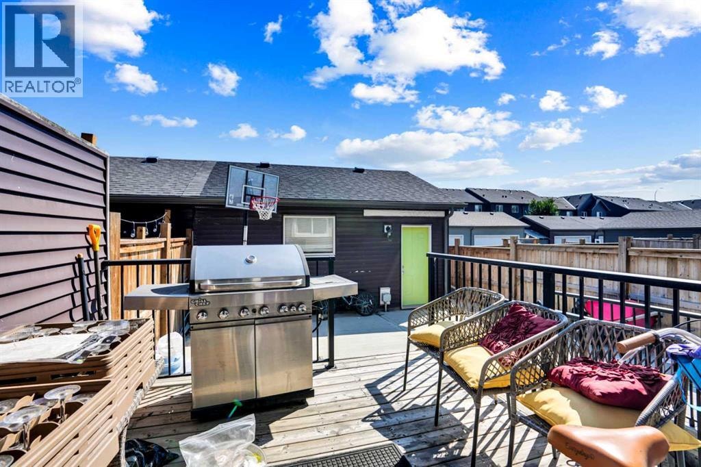 215 Savanna Parade NE — photo 20