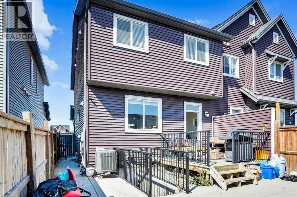 215 Savanna Parade NE — photo 22