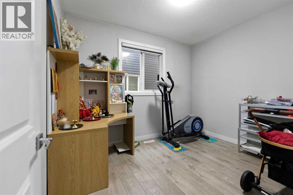 439 Bayview Way SW — photo 9
