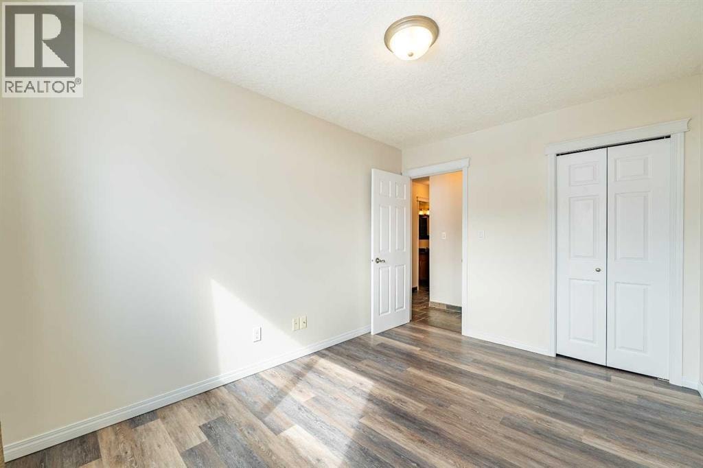135 27 Avenue NE — photo 16
