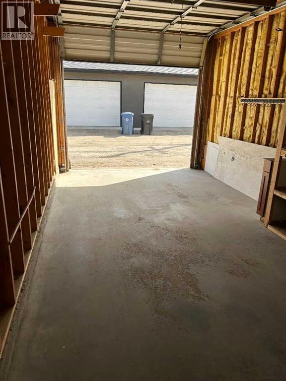 135 27 Avenue NE — photo 31