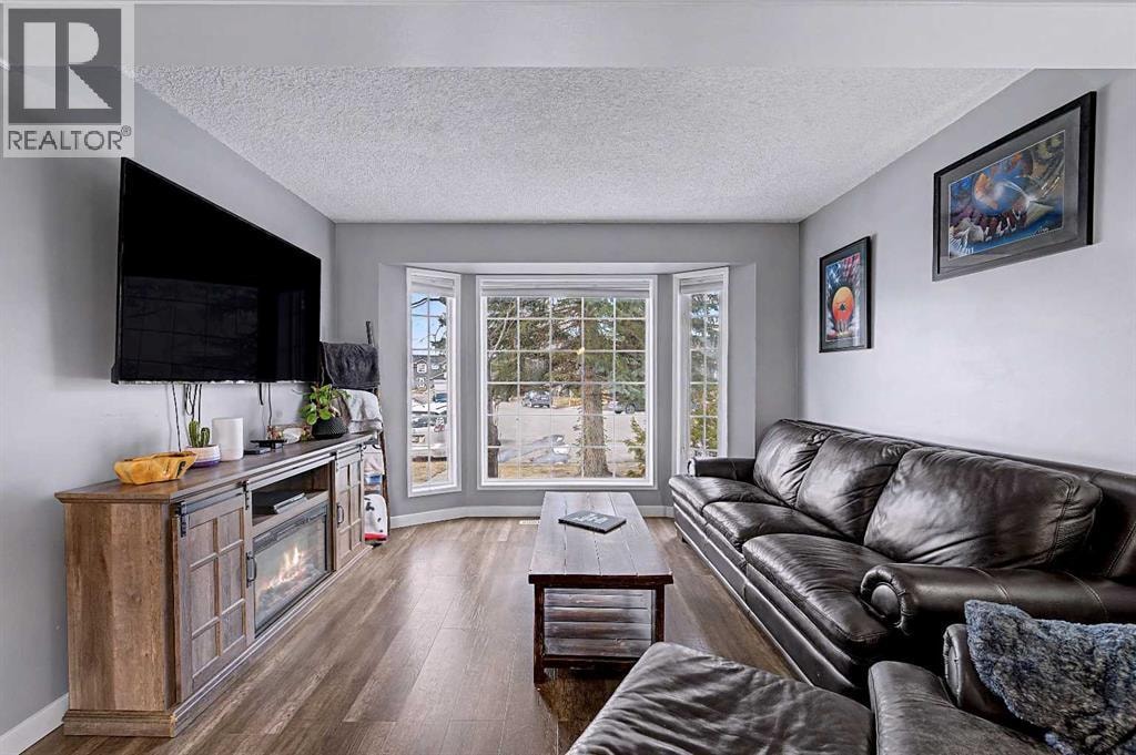 339 Coverdale Court NE — photo 5