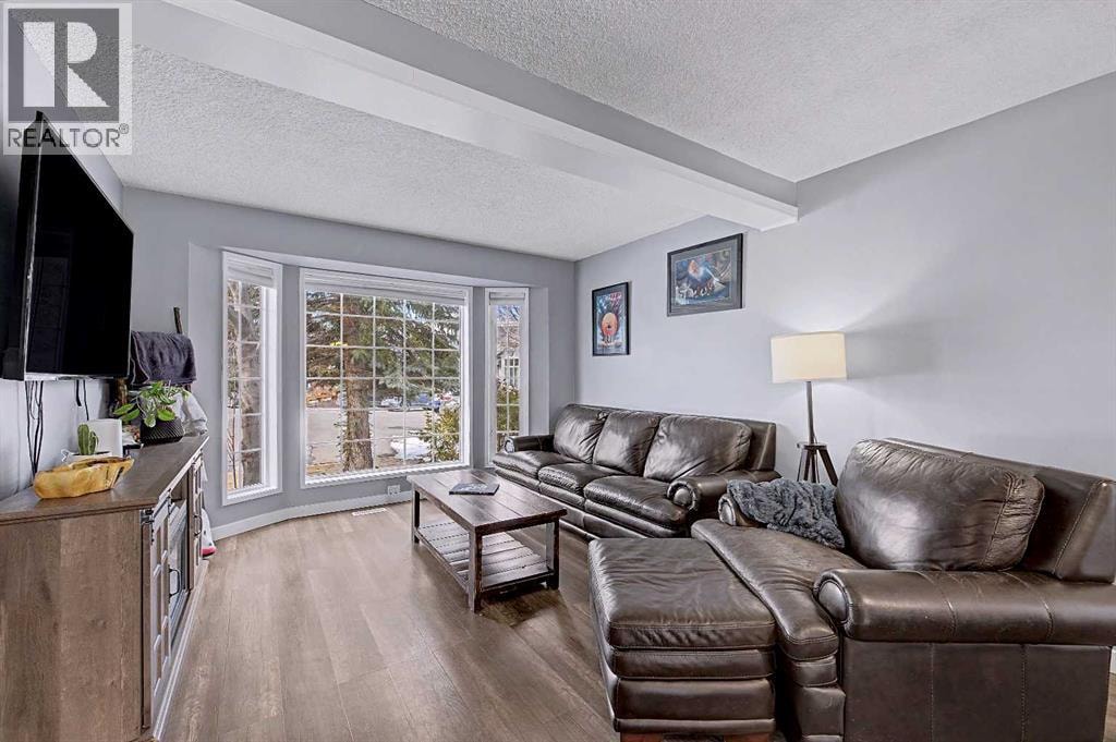 339 Coverdale Court NE — photo 4