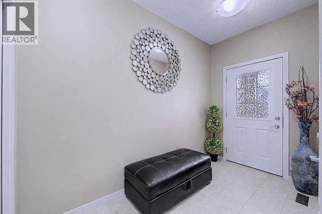 80 Chaparral Valley Crescent SE — photo 2
