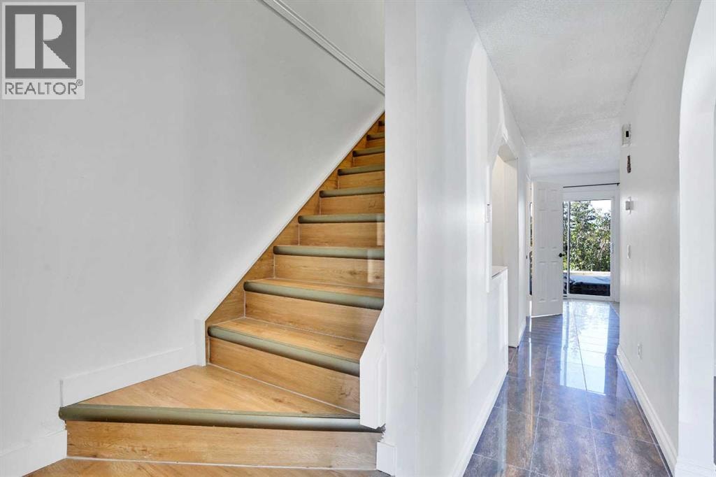 26 Falmead Bay NE — photo 4