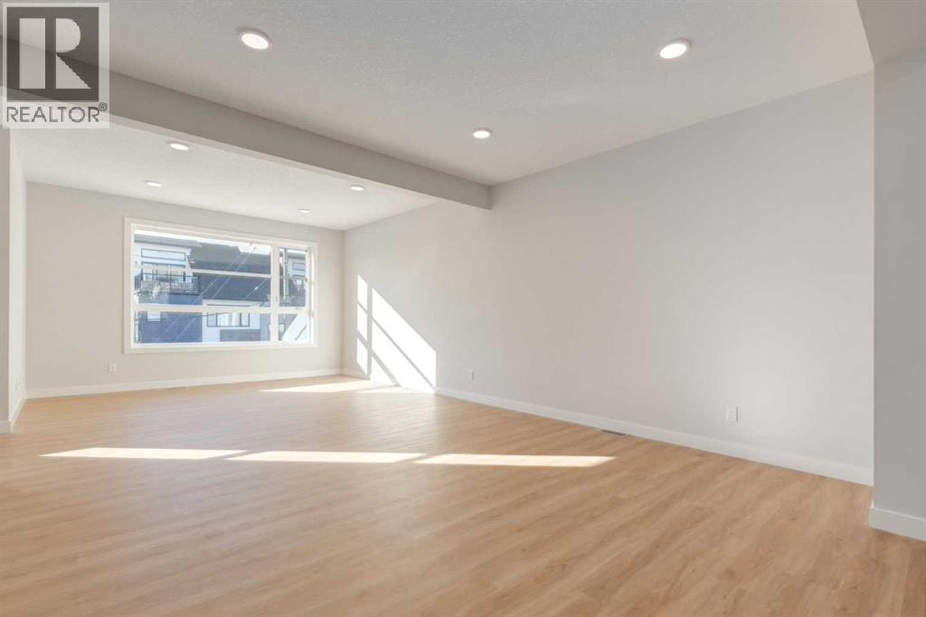 2516 21 Avenue SW — photo 7