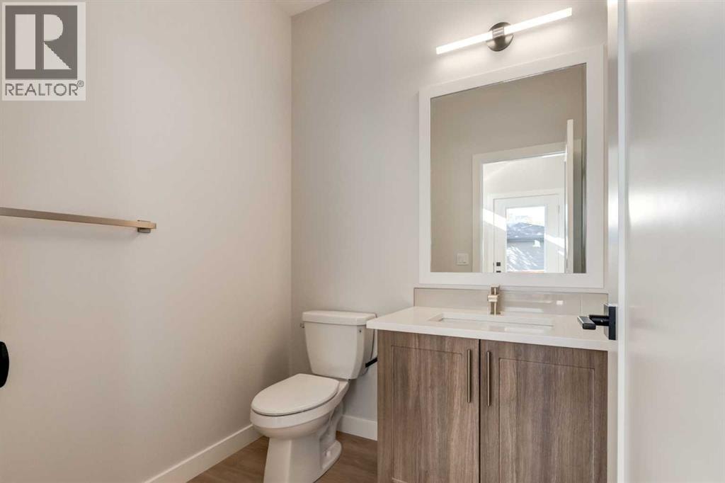 2516 21 Avenue SW — photo 9