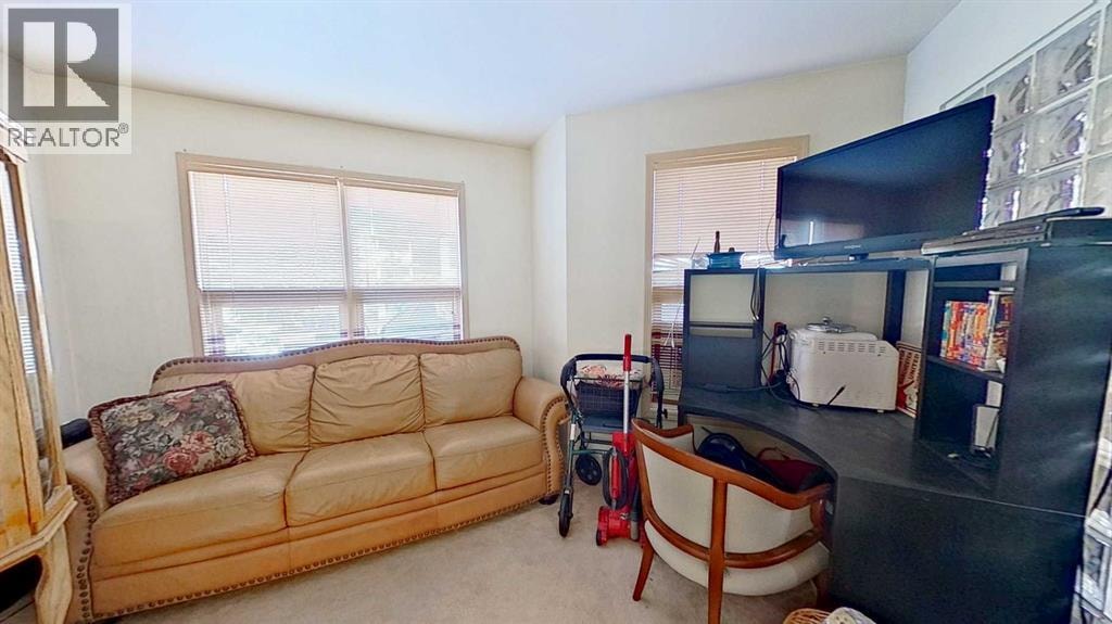 2219 Westmount Road NW — photo 10