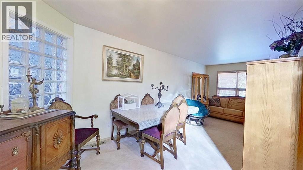 2219 Westmount Road NW — photo 9