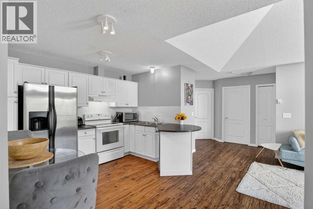 418, 10 Sierra Morena Mews SW — photo 12