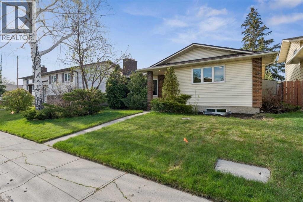 6751 34 Avenue NE — photo 2
