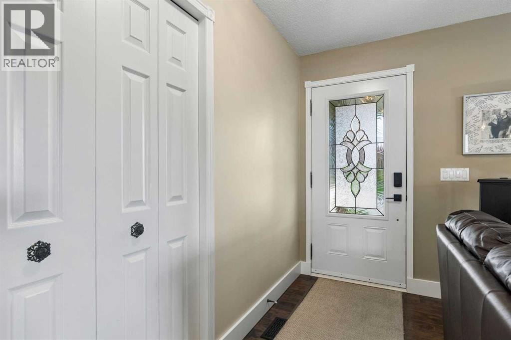 6751 34 Avenue NE — photo 3