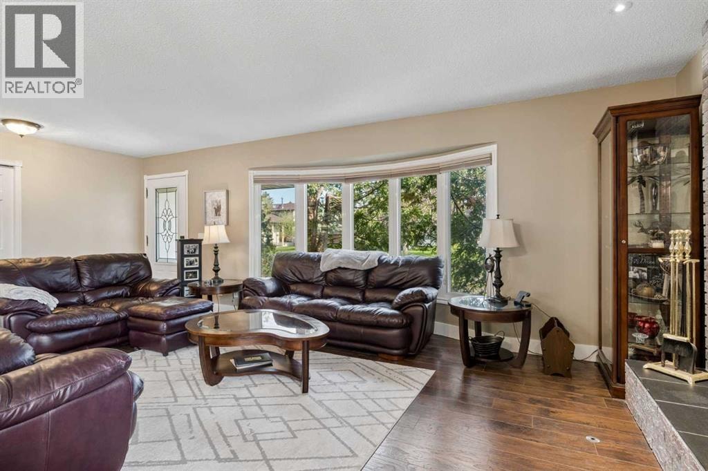 6751 34 Avenue NE — photo 5