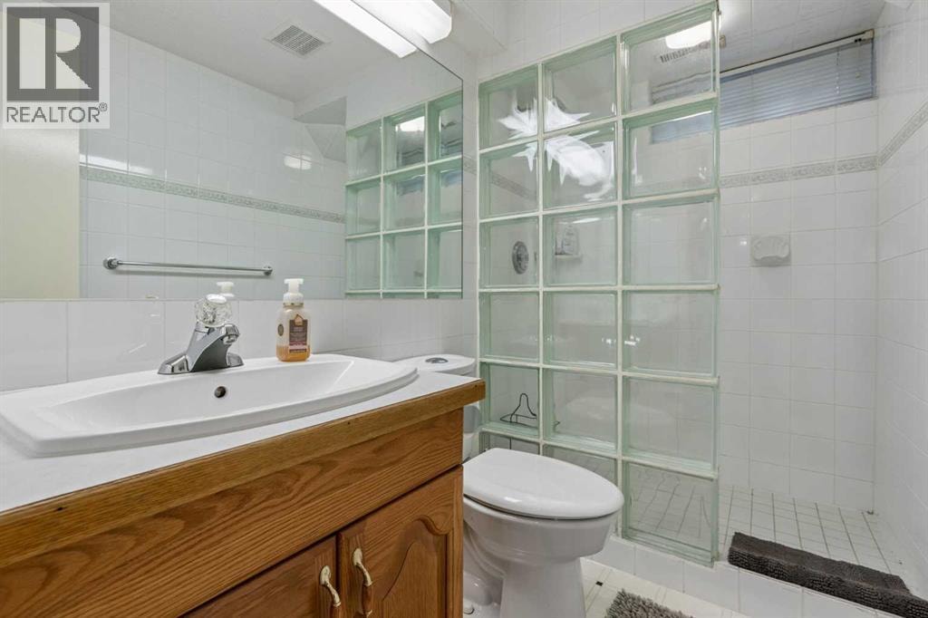 6751 34 Avenue NE — photo 26