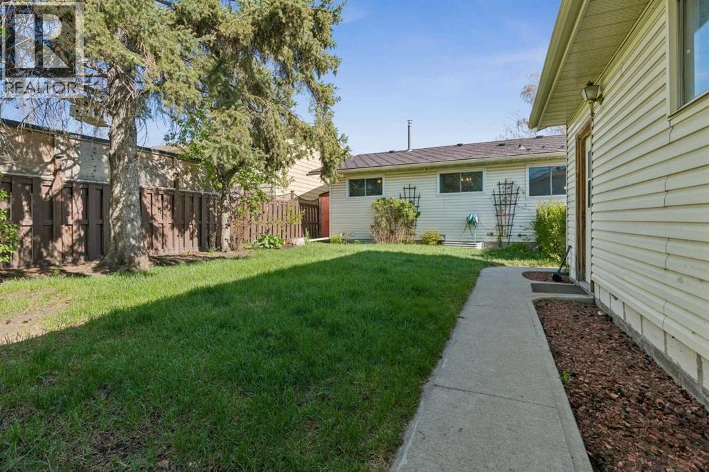 6751 34 Avenue NE — photo 32