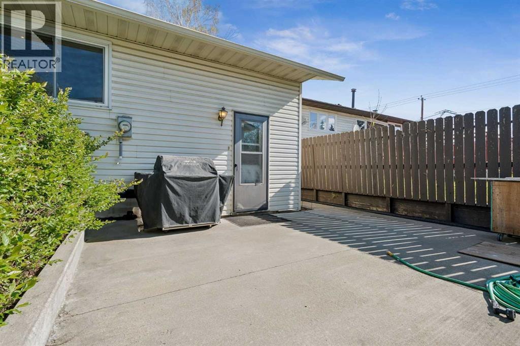 6751 34 Avenue NE — photo 31