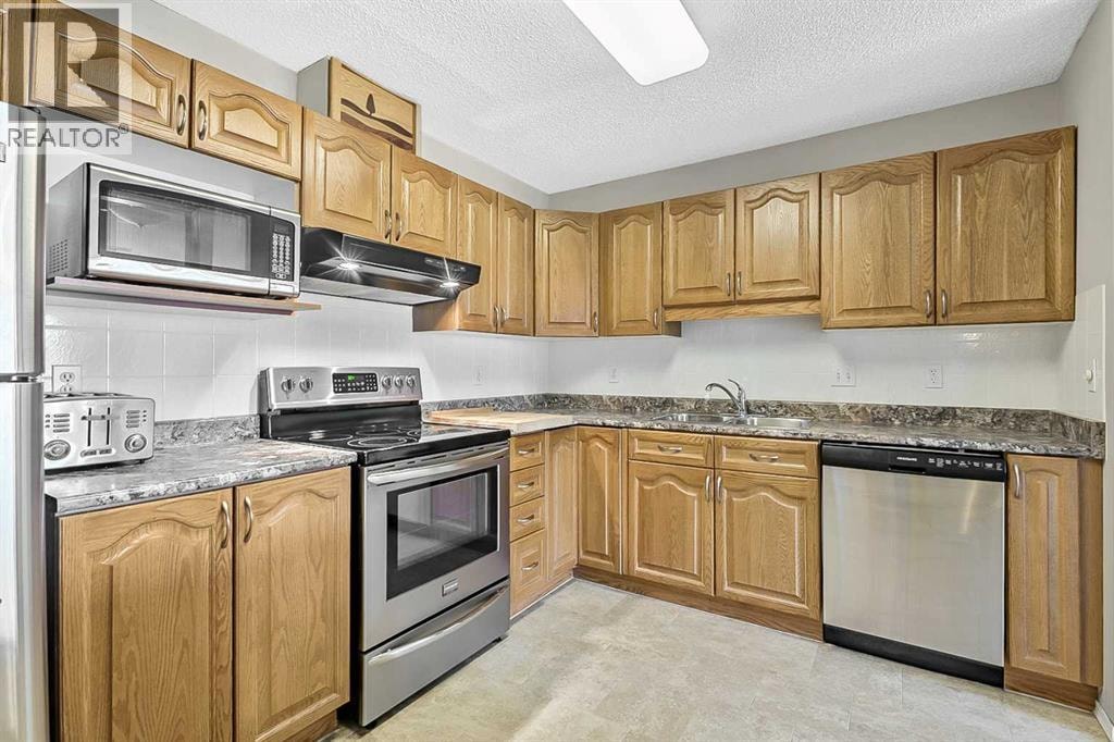 2206, 2206 Sienna Park Green SW — photo 8