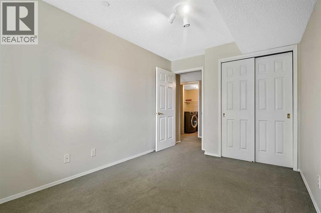 2206, 2206 Sienna Park Green SW — photo 16