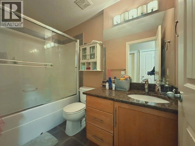 102, 110 12 Avenue NE — photo 8
