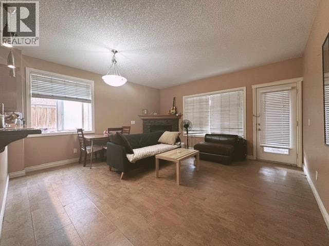 102, 110 12 Avenue NE — photo 4