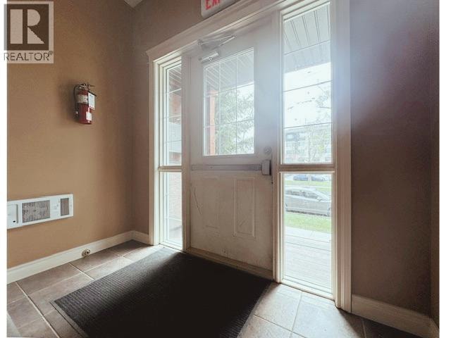 102, 110 12 Avenue NE — photo 14