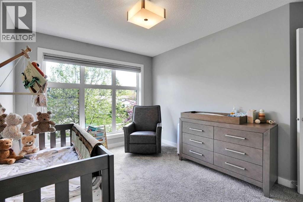 4405 20 Avenue NW — photo 22