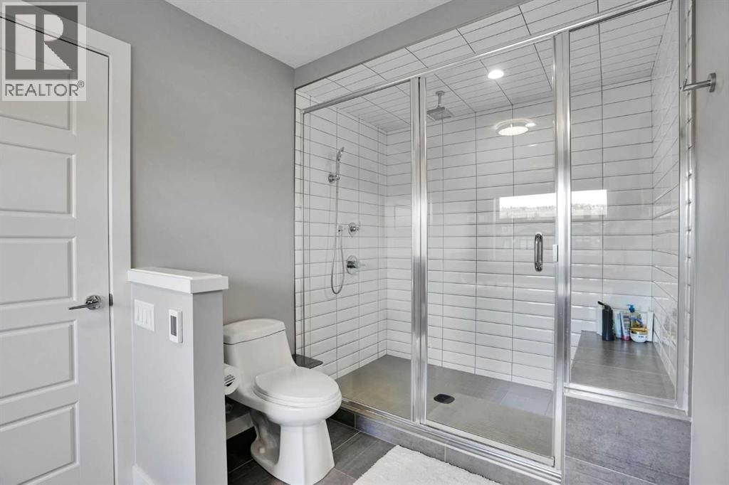 4405 20 Avenue NW — photo 37