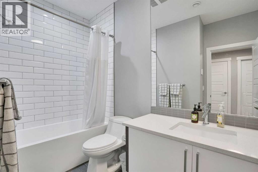 4405 20 Avenue NW — photo 45