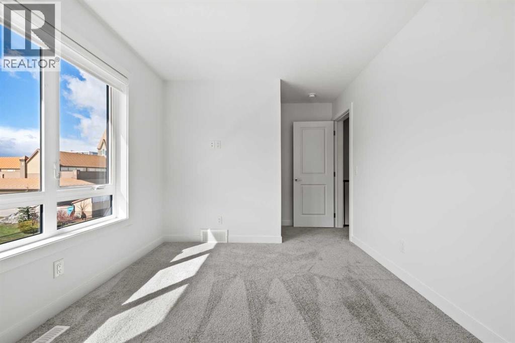848 83 Street SW — photo 26