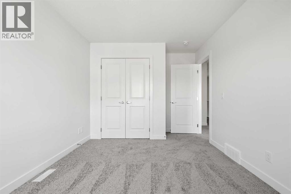 848 83 Street SW — photo 30