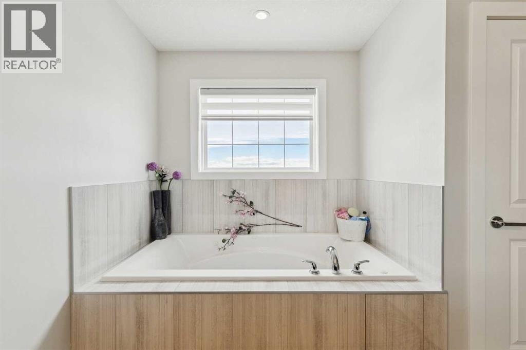 176 Cranarch Crescent SE — photo 32