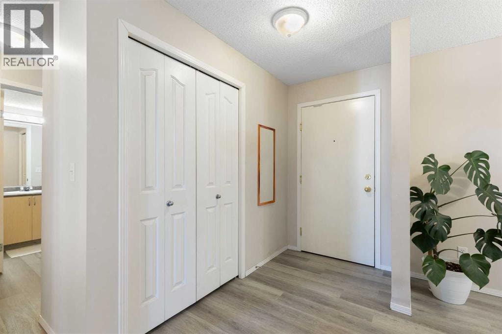 2320, 2371 Eversyde Avenue SW — photo 5