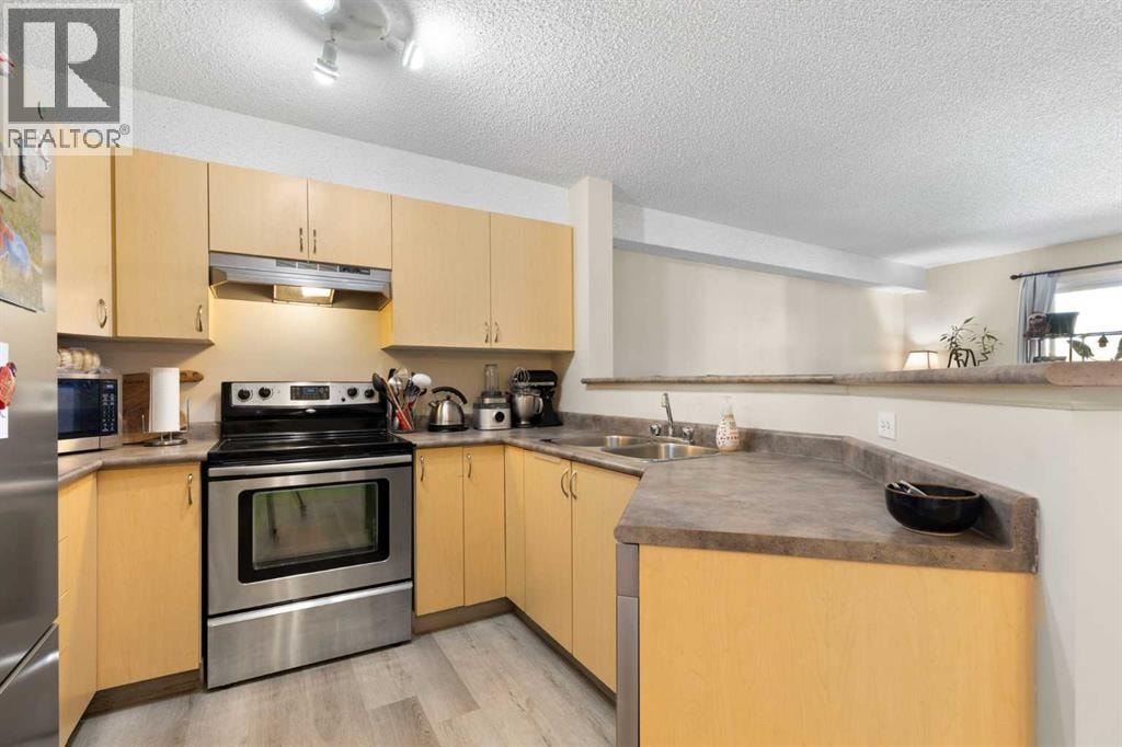 2320, 2371 Eversyde Avenue SW — photo 18
