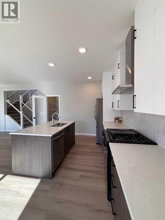 475 Baywater Green SW — photo 15