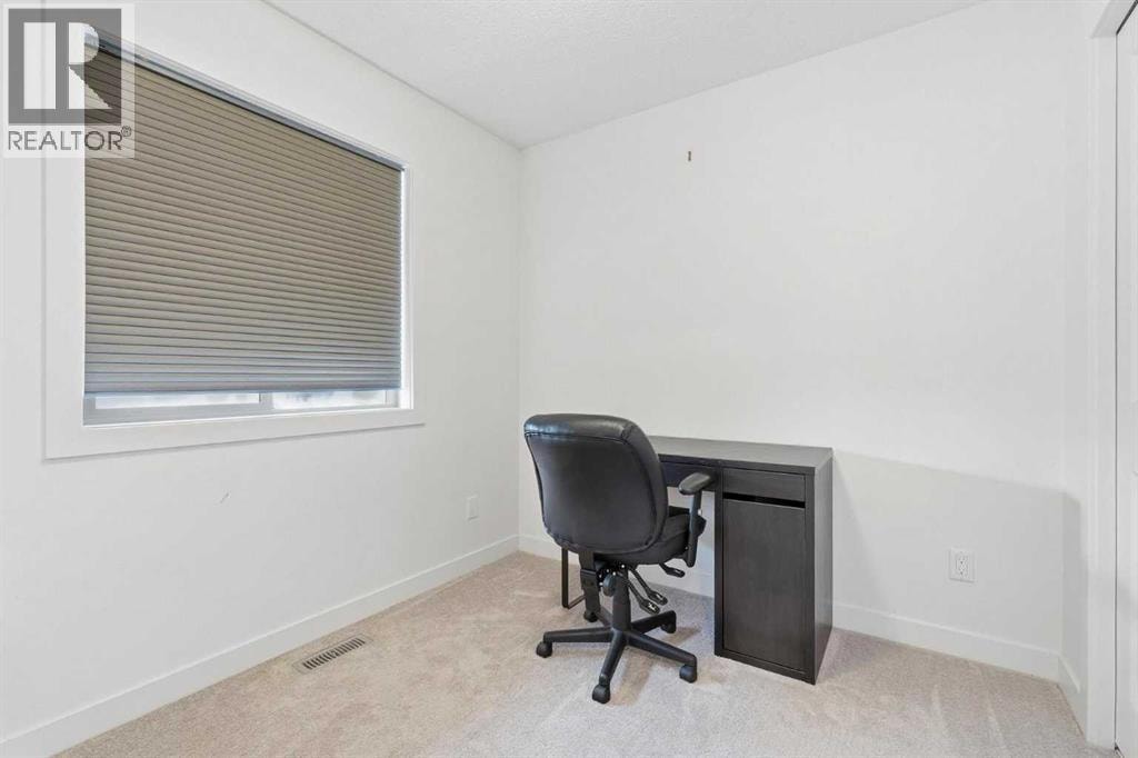 328 Bayview Street SW — photo 16