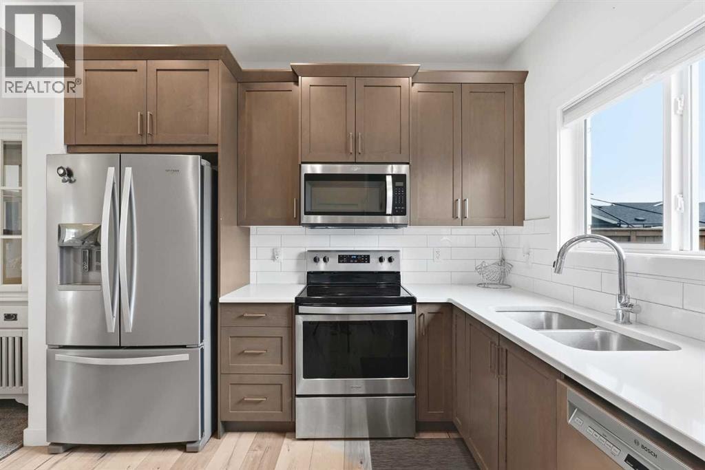 328 Bayview Street SW — photo 6