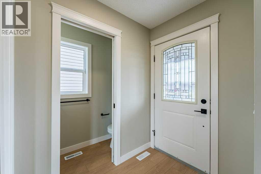 11 Saddlemont Close NE — photo 2