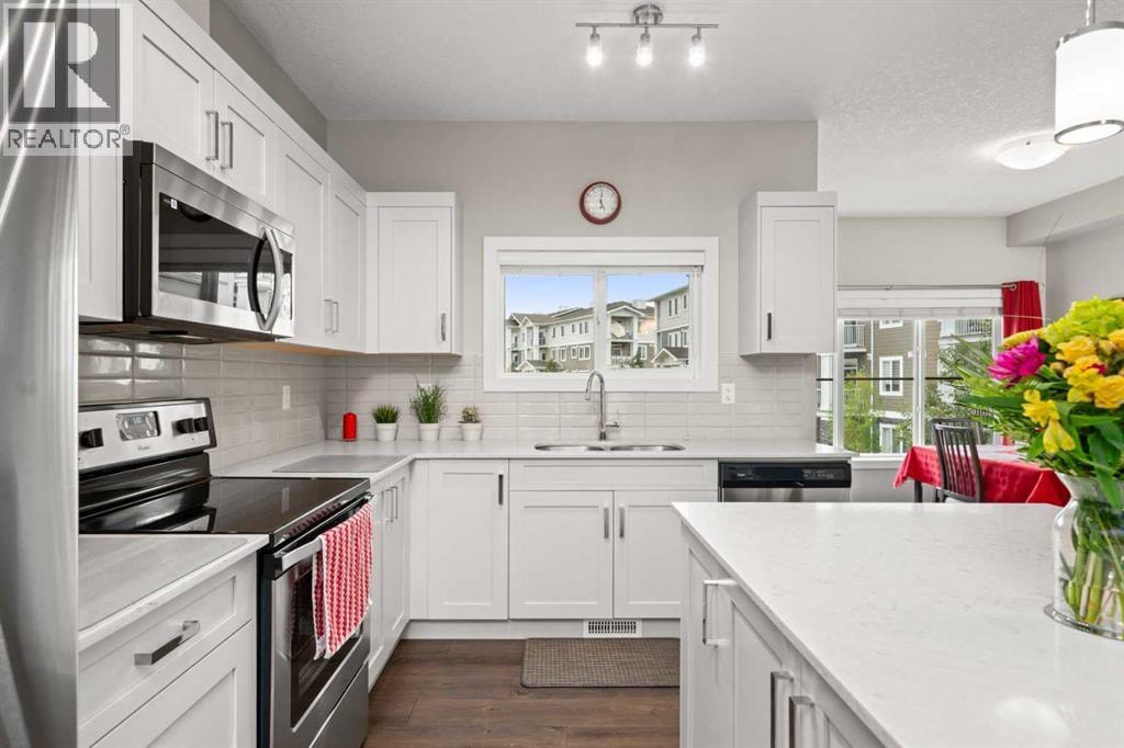 536 Cranford Drive SE — photo 8