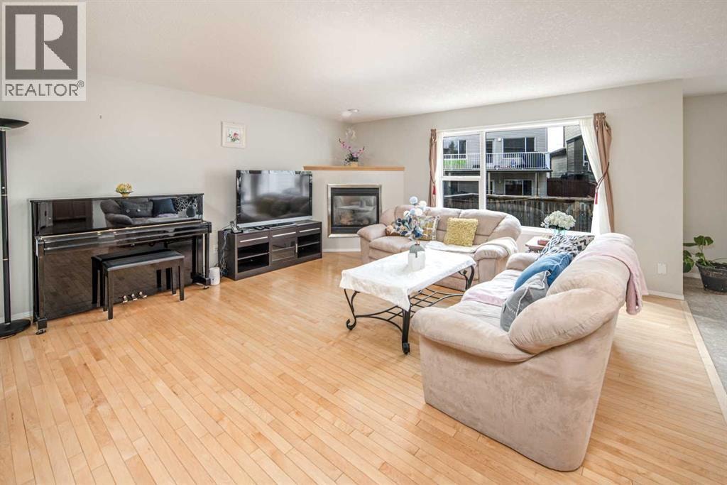 96 Panamount Manor NW — photo 3