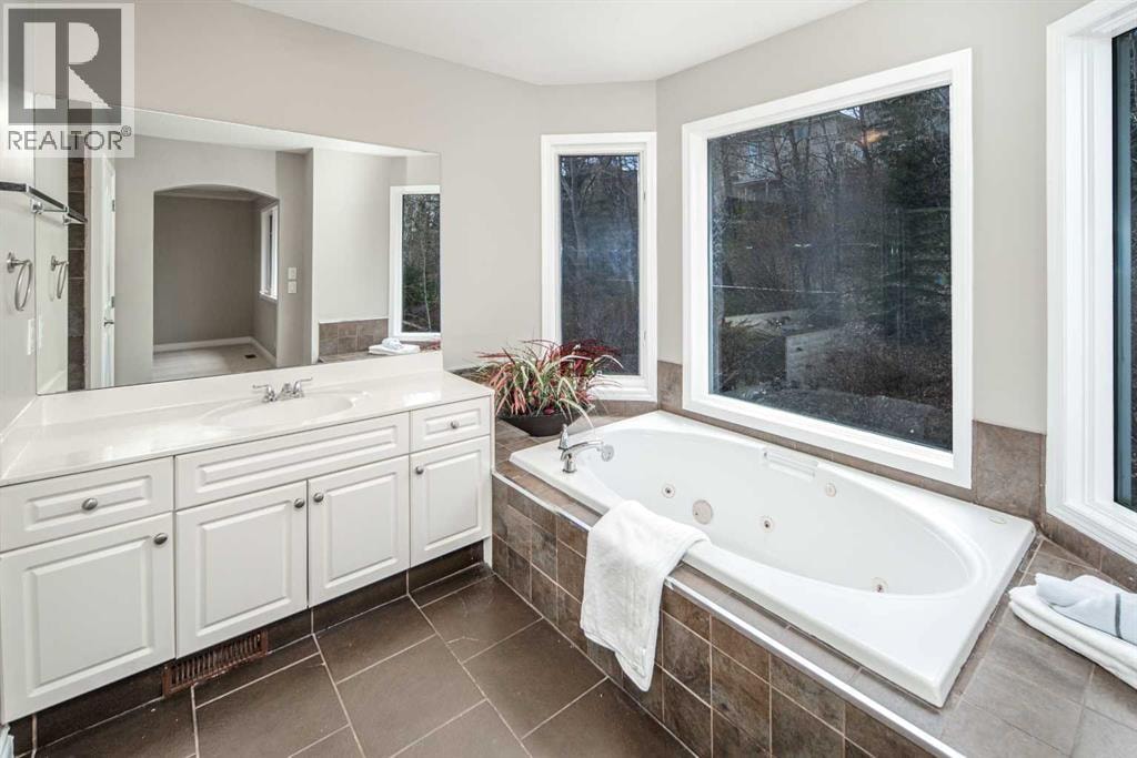 79 Hamptons Heights NW — photo 27